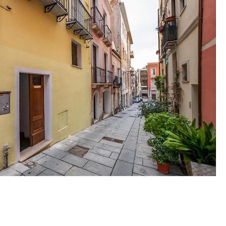 Oldtown Romantic Apartment Cagliari Bagian luar foto