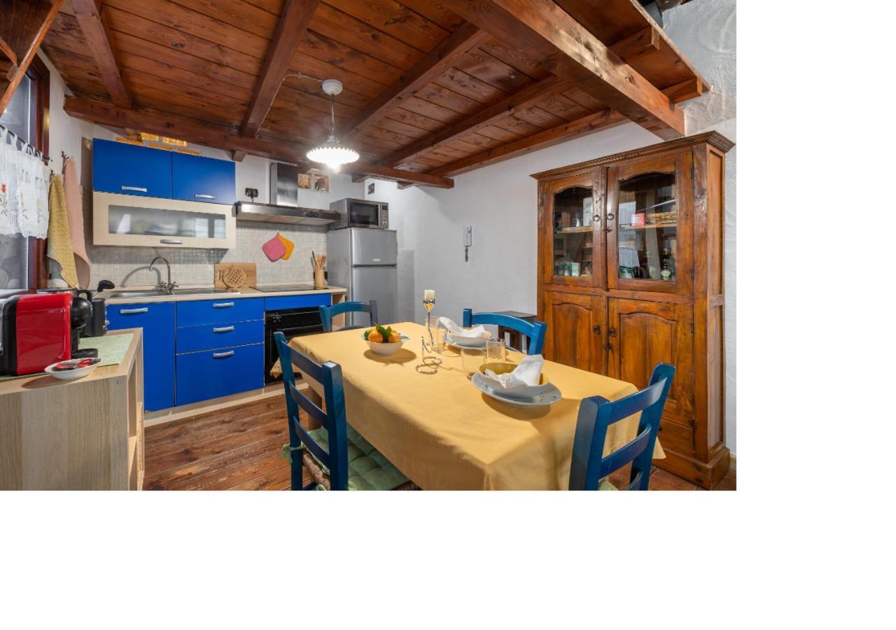 Oldtown Romantic Apartment Cagliari Bagian luar foto