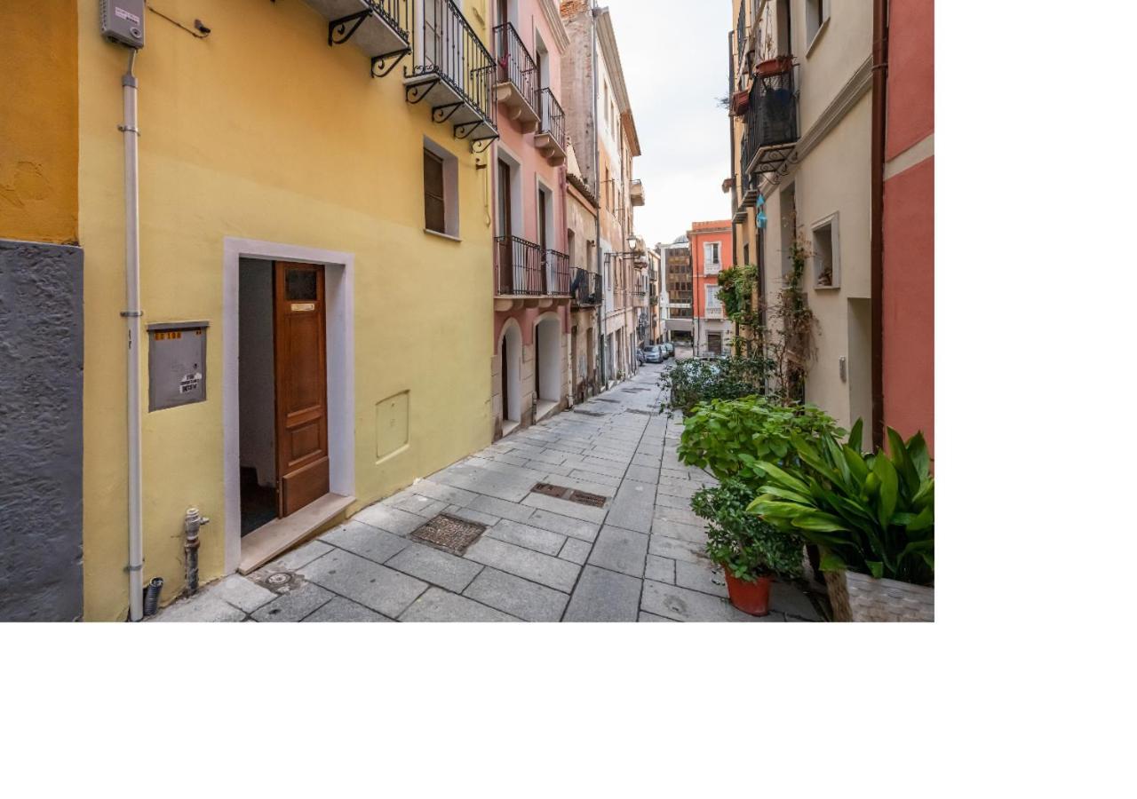Oldtown Romantic Apartment Cagliari Bagian luar foto