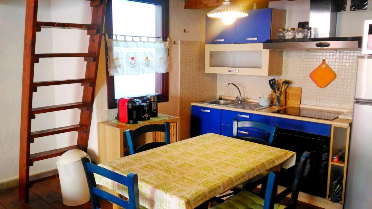 Oldtown Romantic Apartment Cagliari Bagian luar foto